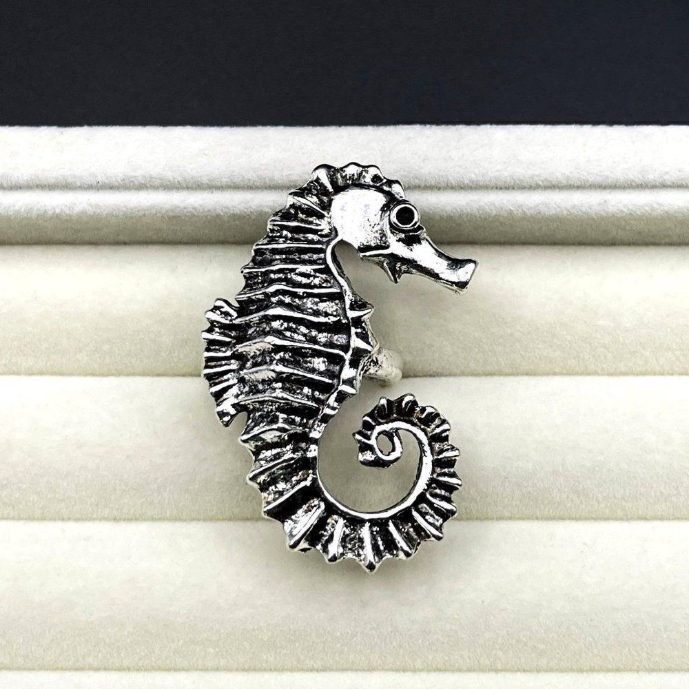 925 Sterling Silver Detailed Seahorse Boho Style Statement Ring Size 8 - Picture 2 of 10